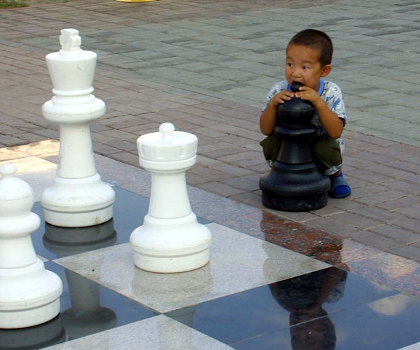 мужской стриптиз на мото большие шахматы